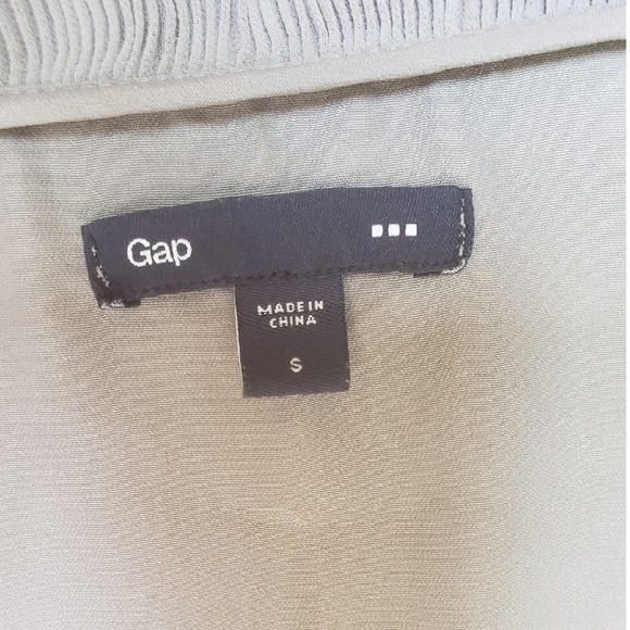 Gray Ruffled GAP Blouse Size S - Picture 5 of 10